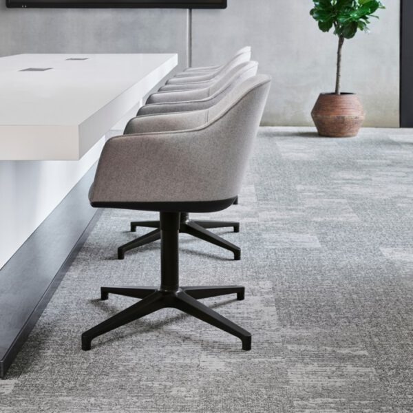 IVC CARPET TILES C243 IMPERFECTION GRIT 911, doos 4m2, 100x25cm, 8,6mm dik - Afbeelding 3