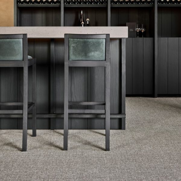 IVC CARPET TILES C243 IMPERFECTION GRIT 975, doos 4m2, 100x25cm, 8,6mm dik - Afbeelding 3