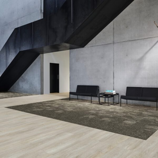 IVC CARPET TILES C245 IMPERFECTION RUPTURE 685, doos 4m2, 100x25cm, 8,7mm dik - Afbeelding 5